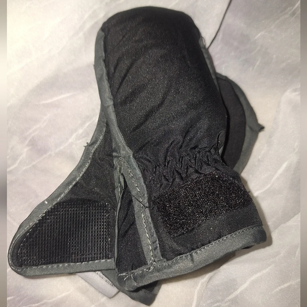 🤑Igloos Toddler Mittens size 12 -24 months NWOT